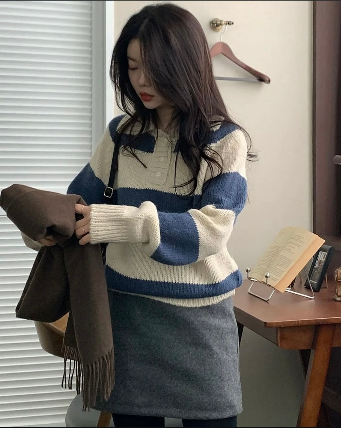 Collar knit stripe sweater